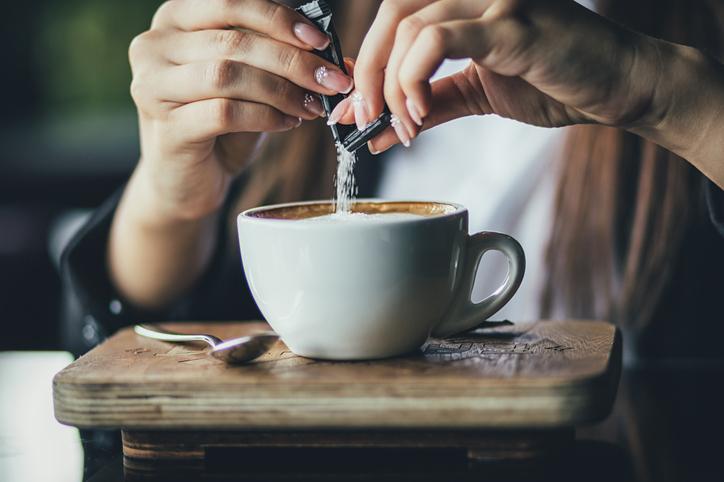 Economizando no Dia a Dia: Tomar Café em Casa ou na Rua?